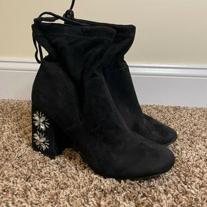 A NEW DAY Jeweled Booties Womens Size 10 Black Faux Suede 3.75 in Heel Boho Goth